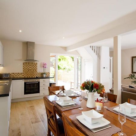 'Orchard Croft Lodge - Chichester', Book-Direct, New Home 1,367 Sq' Ft' , Can Sleep 8 On Request , Split & Link 'Super King' Size Beds, Free Wi-Fi, Sky Tv & Sky Sports, 9 - Minutes From West Wittering Beach, Very Quiet Location, Dog Friendly Экстерьер фото