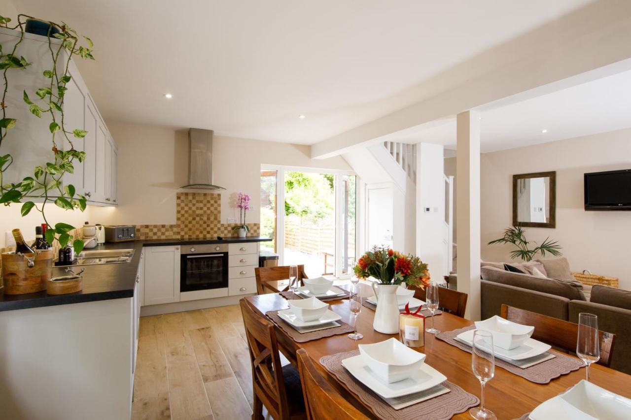 'Orchard Croft Lodge - Chichester', Book-Direct, New Home 1,367 Sq' Ft' , Can Sleep 8 On Request , Split & Link 'Super King' Size Beds, Free Wi-Fi, Sky Tv & Sky Sports, 9 - Minutes From West Wittering Beach, Very Quiet Location, Dog Friendly Экстерьер фото
